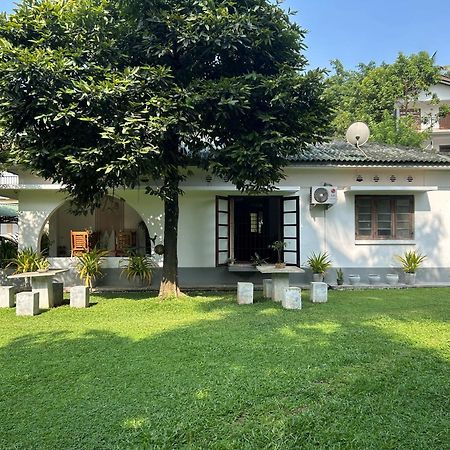 Thomasz Lodge 캔디 외부 사진